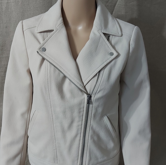 Ann Taylor Jackets size 4P petite color cream - Picture 5 of 13